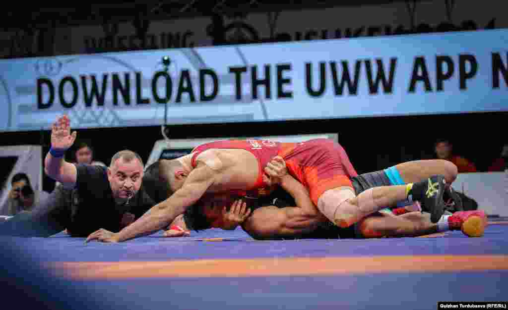 Олимпиада оюндарына жолдомо бере турган Азиянын лицензиялык мелдеште Амантур Исмаилов 67 кг салмакта лицензия үчүн грек-рим күрөшүнөн кытайлык Хусиету Хусиетини 9:1 менен утту.