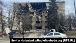 Наслідки попереднього російського обстрілу Добропілля, архівне фото