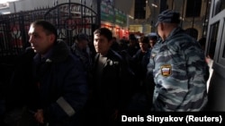 Орусиядагы мигранттар. Иллюстрациялык сүрөт.