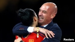 Jennifer Hermoso i Luis Rubiales nakon pobede u Sidneju, 20. avgust 2023.