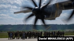 Військовослужбовці НАТО під час навчань «SWIFT RESPONSE 24» у Румунії 