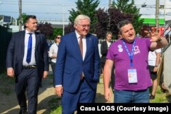 La Casa LOGS președintele a ascultat poveștile emoționante ale refugiaților ucraineni și a înțeles implicarea societății civile din România în sprijinirea refugiaților