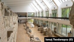  Peste 61% din cele 469 de instituții publice de cultură vor fi desființate dacă Guvernul va aplica actualele prevederi ale Ordonanței de Urgență privind reducerea cheltuielilor.