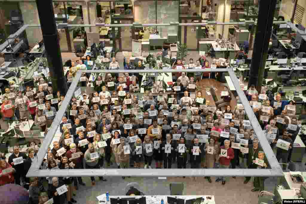 Hetvenöt évvel az alapítása után az RFE/RL jelenleg a Fehér Ház azon törekvései ellen küzd, hogy felszámolják a szervezetet