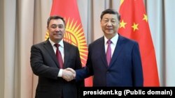 Кыргызстандын президенти Садыр Жапаров менен Кытайдын лидери Си Цзиньпиндин Астана шаарындагы кездешүүсү,
3-июль 2024-жыл. 