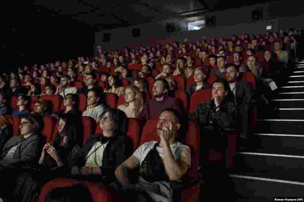 &laquo;20 днів у Маріуполі&raquo; став найкасовішим документальним фільмом в Україні у 2023 році. Фото з прем&#39;єри фільму в Києві 3 червня 2023 року