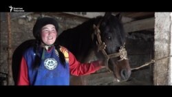 Азоо ат таптап, улак тарткан Махабат 