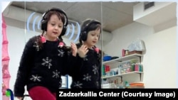 Дитина в центрі «Задзеркалля»