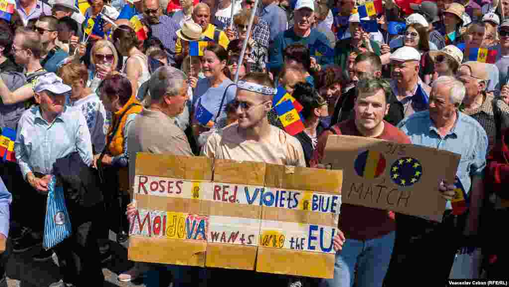 Policija je saopštila da na demonstracijama nije registrovala nijedan slučaj narušavanja javnog reda i mira.