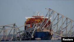 Kontejnerski brod Dali je ostao bez struje a potom udario u potporni stub mosta, Baltimor, 26. marta 2024.