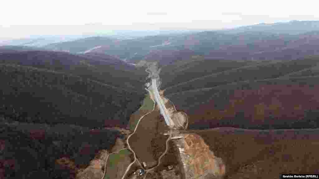 Autostrada Prishtinë &ndash; Gjilan ka filluar të ndërtohet në muajin prill të vitit 2018.