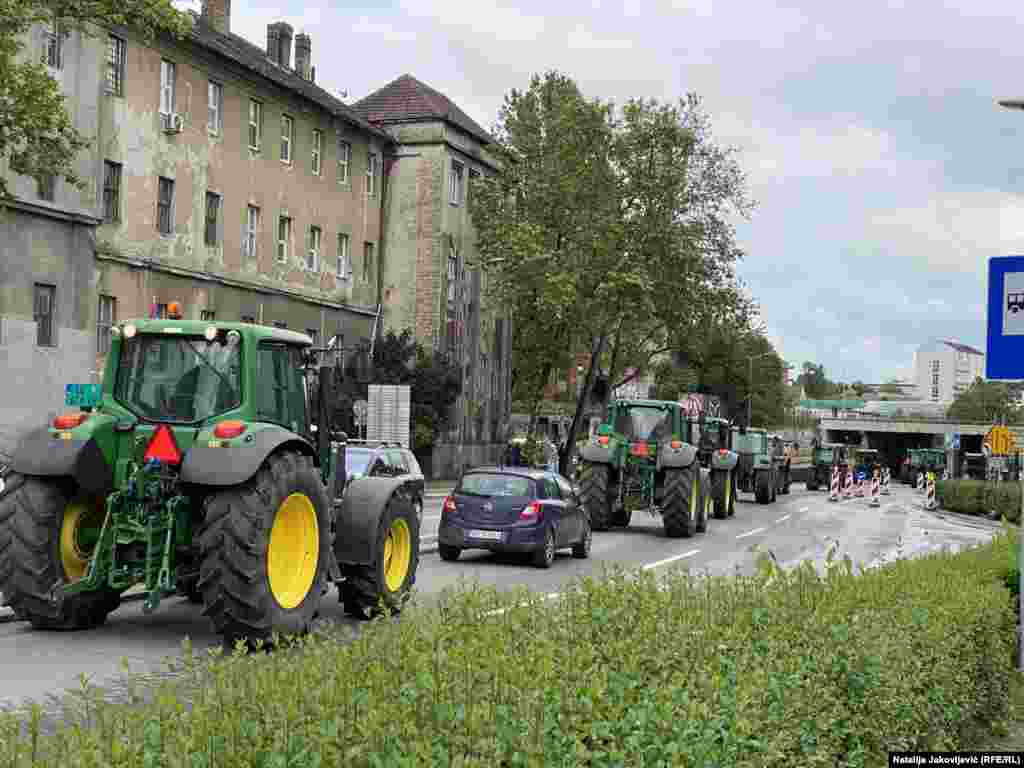 Na listi zahteva je i da se uvede zaštitna taksa na mlečne proizvode koji se uvoze iz Evropske unije i država potpisnica sporazuma CEFTA