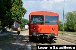 A falujáró motorvonatot legtöbben Bzmotként ismerik. Ez közlekedett Lakitelek és Kunszentmárton között is