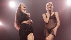 Petrecerea „aproape dezbrăcat” de la Moscova se încheie cu un proces în instanță și scuze publice