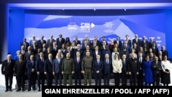 Украинадагы согушту токтотуу боюнча "тынчтык формуласын" талкуулоого чогулгандар. 14-январь, 2024-жыл. 