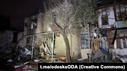 Пошкоджений будинок через атаку військ РФ на Одесу, Україна, 23 квітня 2024 року. Фото ілюстративне