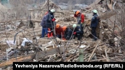 Наслідки російського обстрілу у приватному секторі Запоріжжя, 22 березня 2024 року