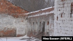 Руїни стайні