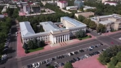 "Апрелчилерди" араздаштырган чечим: Өкмөттүн жери, Бакиевдин сунушу 