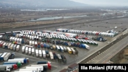 თბილისისთვის განკუთვნილი ავტობუსები "თეგეტა ჰოლდინგმა" დროებით ამ ავტოსადგომზე განათავსა.