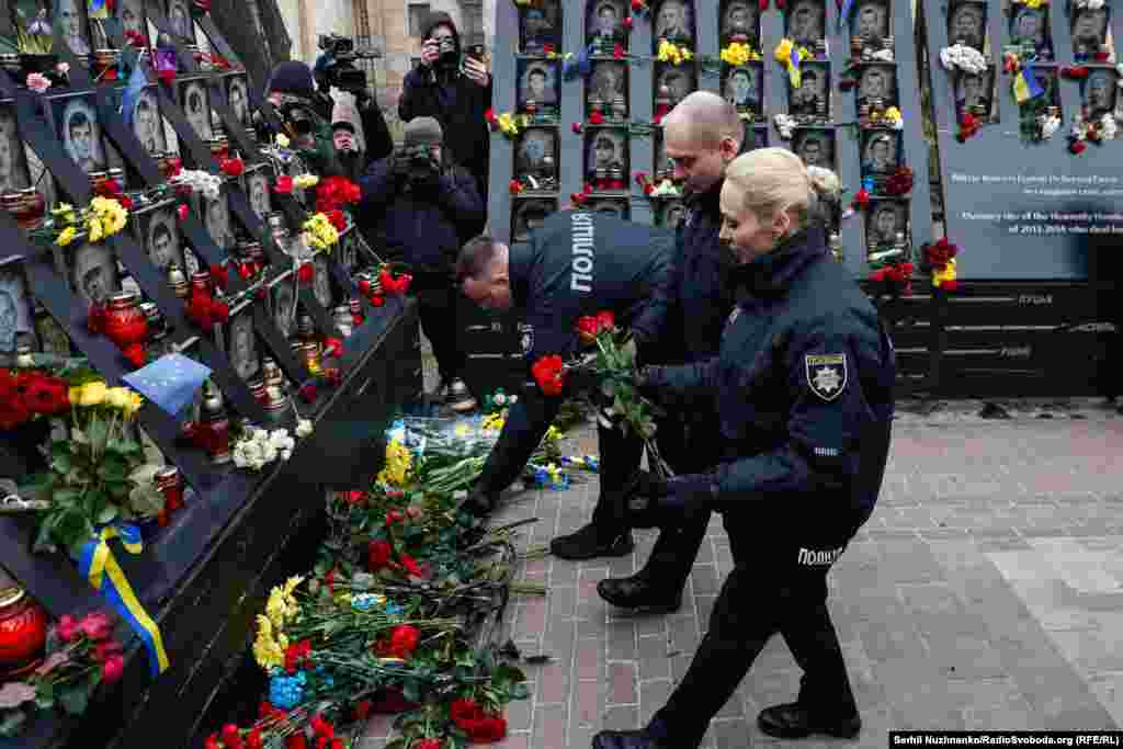 Державне бюро розслідувань (ДБР) 19 лютого&nbsp;повідомило&nbsp;про хід розслідувань злочинів проти учасників протестів Революції гідності. &laquo;Всього за чотири роки розслідування ДБР &laquo;справ Майдану&raquo; було повідомлено 239 підозр, до суду направлено 117 обвинувальних актів відносно 211 осіб&raquo;, &ndash; йдеться в повідомленні