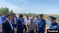 Нурланбек Азыгалиев Фейсбуктагы баракчасына жарыялаган сүрөт.