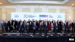 Ministari vanjskih poslova koji učestvuju na 30. Ministarskom savjetu OEBS-a, čiji je domaćin šef diplomatije Sjeverne Makedonije i predsjedavajući OEBS-a Bujar Osmani. Skoplje, 29. novembar 2023.