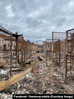 Зруйнована стайня