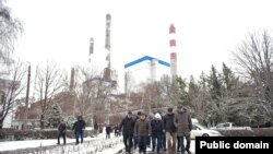 Министрлер кабинетинин төрагасы Акылбек Жапаров Бишкек жылуулук борборуна бурган учурда. 2-февраль, 2024-жыл.