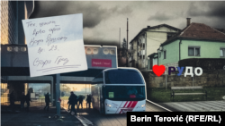 “Të futin në veturë, të marrin, voton, kthehesh”, tha një bashkëbisedues nga Ruda për REL-in , i cili ka shkuar për të votuar në Beograd.