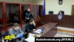 «На сьогодні подано три клопотання про обрання запобіжного заходу відносно трьох підозрюваних у кримінальному провадженні, серед яких Гриневичів немає», – прокурор Олександр Левчук 
