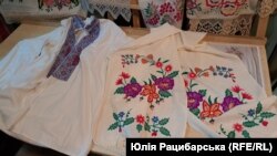 Вишивки матері Івана Шулика