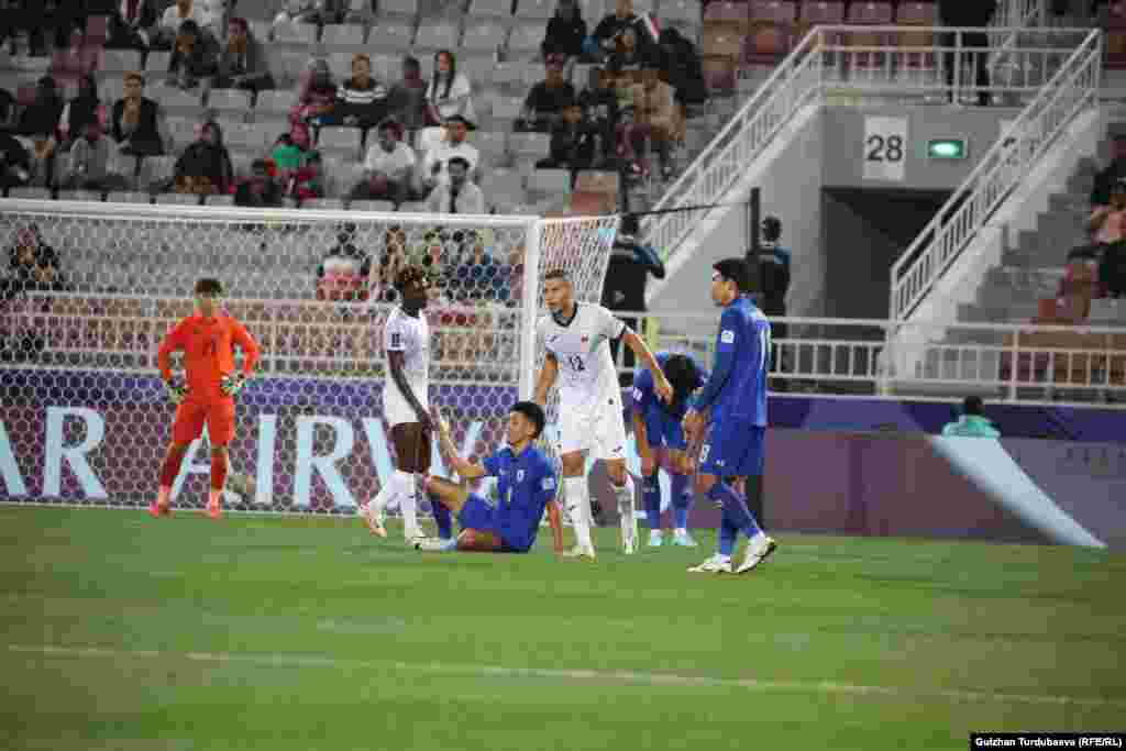 Азия кубогуна даярдануу үчүн кыргызстандыктар жалпы төрт жолдоштук беттеш өткөрүп, Өзбекстанга 4:1, Бириккен Араб Эмираттарынын курамасына 1:0 менен утулса, Сирия менен тең ойноп, Вьетнамды 2:1 эсебинде жеңди.