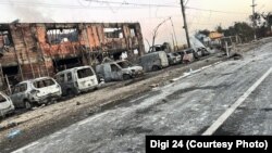 Така изглежда мястото на взрива в предградието Креведия.