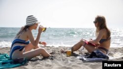 Bijeg na plažu tokom toplotnog talasa u Crnoj Gori