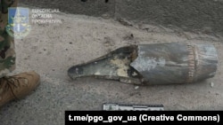 За словами Мрочка, чоловіки були поранені близько 11:30 під час російського обстрілу Дніпровського району міста (фото ілюстративне)