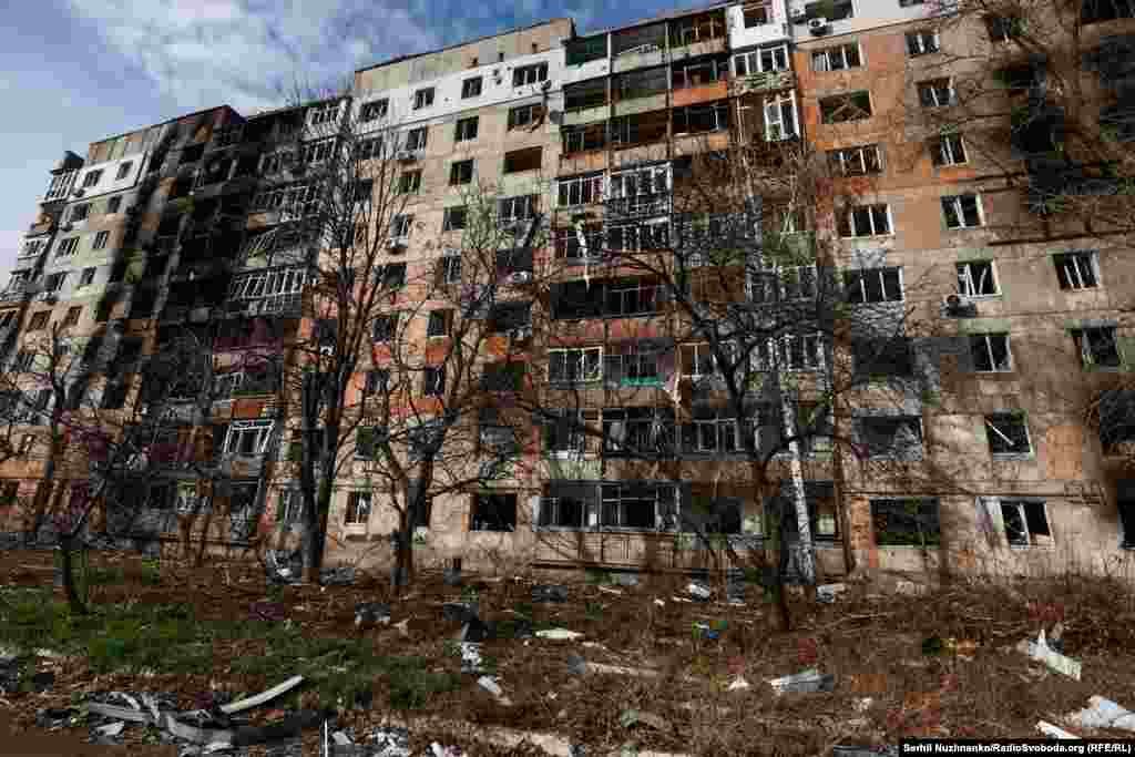 В Авдіївці чути всі можливі види озброєнь, якими російська армія обстрілює місто