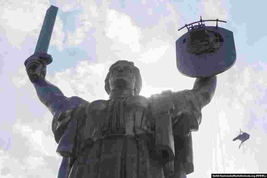 Вага демонтованого елементу &ndash; 120 кг. Вся споруда важить 450 тонн