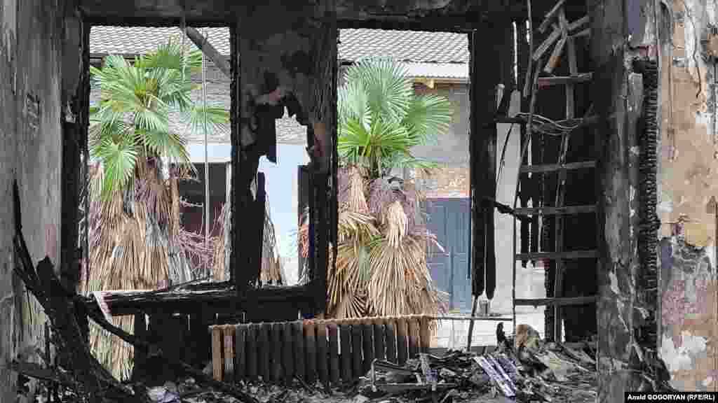 При пожаре, произошедшем в ночь с 20 на 21 января, был уничтожен практически весь фонд Национальной картинной галереи.