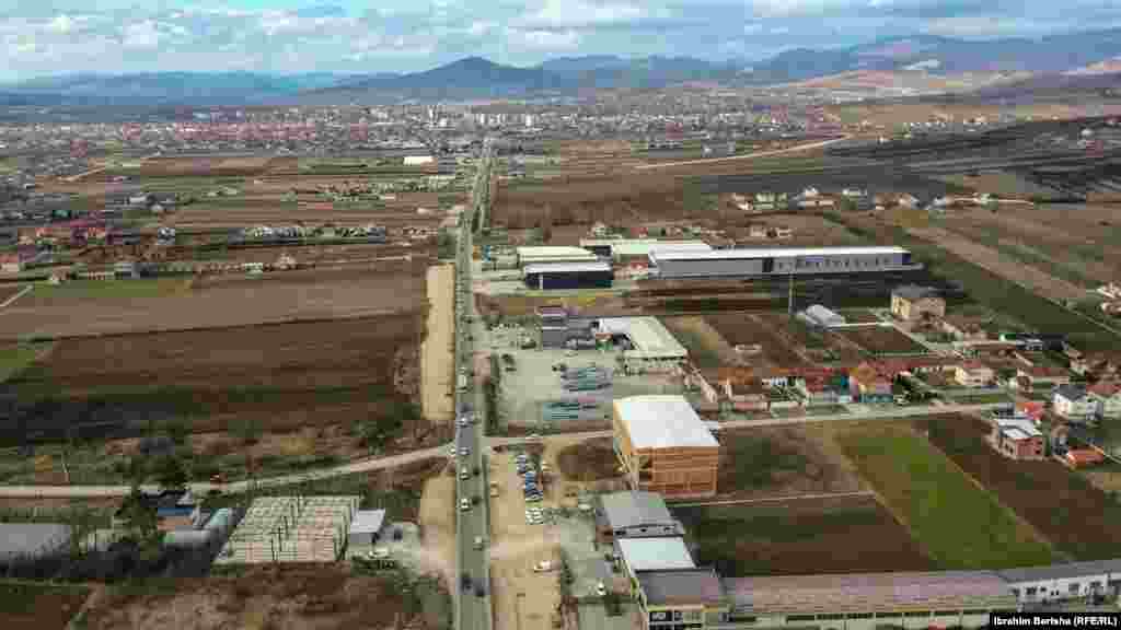 Edhe në ato rrugë ka pasur vazhdimisht telashe në finalizimin e tyre.