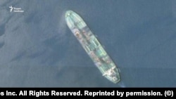 نفتکش سونیون مدت‌ها در آب‌های منطقه سرگردان بود و خطر غرق شدن آن می‌رفت