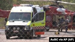 Kola Hitne pomoći na mestu nesreće u Darvinu, Australija, 27. avgust 2023. 