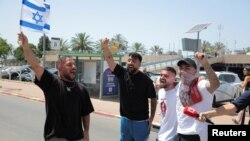 Ramat Gan, Israel, 8 iunie 2024 - Israelienii se bucură după anunțul IDF că a recuperat, în viață, patru prizonieri ținuți în Fâșia Gaza.