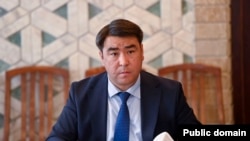 Жанар Акаев.