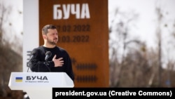 Президент України Володимир Зеленський у другу річницю звільнення Бучі від російських військ вшанував загиблих у місті. Буча, Київщина, 31 березня 2024 року 