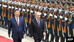 Presidenti kinez, Xi Jinping, dhe ai rus, Vladimir Putin. Fotografi nga arkivi. 