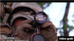 Із частини позицій бійці спостерігають за містом Бахмутом