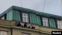 Деяким студентам довелося вилазити з вікон, аби врятуватися від стрільця