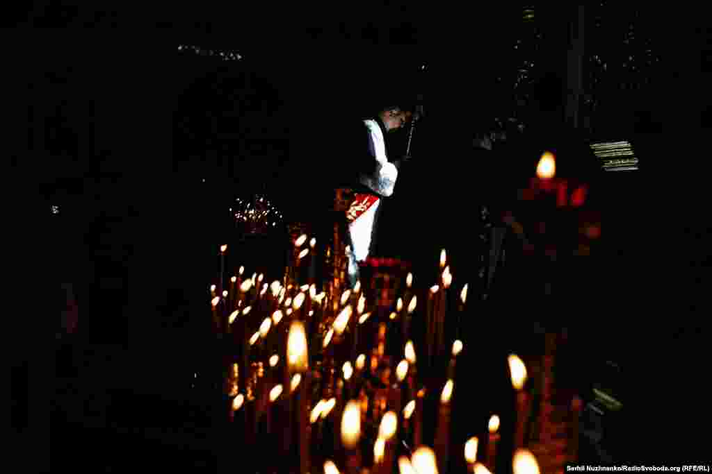 Uprkos prijetnji od raketnih napada, mnogi su Ukrajinci proslavili vjerski praznik. &nbsp;