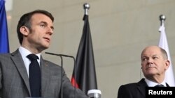 امانوئل مکرون و اولاف شولتس